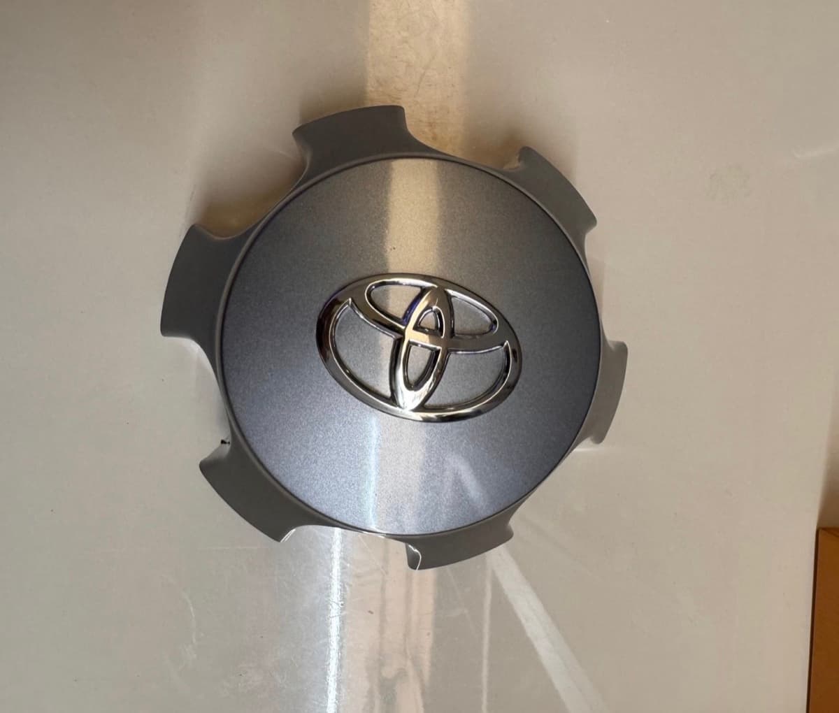 Toyota FJ Cruiser Wheel Cup – Silver